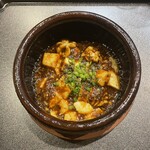 中国菜　吉日 - 料理写真:熱々の器に入った麻婆豆腐