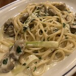 ヴォメロ - カキとポロネギのクリームソーススパゲッティ