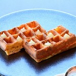 KEI Collection PARIS - キャビアにはワッフルがついてきます。