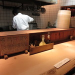 うちだ - １階厨房前カウンター席