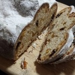 ケルン　 - 試食したときはパンっぽかったけど実食したら熟成してるから？パンとケーキの中間みたいな食感でスゴく美味しかったです♪