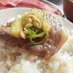 ホルモンまさる  - ランチ黒毛和牛カルビ　オンザライス必須でしょ