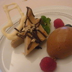 クチーナ ヒラタ - リコッタチーズのケーキ・カプチーノアイス