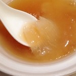 SUN TUNG LOK CHINESE CUISINE - 大フカヒレの姿煮。