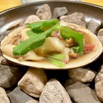 炉ノ鳥 - 〈ホッキ貝の貝焼き〉