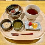 炉ノ鳥 - 〈黒本蕨餅セット〉