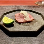 Ji-Cube - 【葱油牛舌】 牛タンの低温調理 葱油仕立て