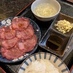 神戸牛焼肉 萬貫 - 