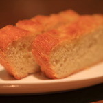 ラ・ヴェーナ・デル・レンニョ - 「自家製フォカッチャ」