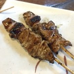 串まつ屋 - アカセンです。脂感がとってもいいです。丸腸よりあっさりした感じです。