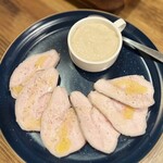 ビストロ パンダ - ◯しっとり鶏ハム
…しっとり柔らかな鶏ハムを自家製ソースで(๑˃̵ᴗ˂̵)♪