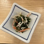 立呑み 晩杯屋 - サービスの小鉢