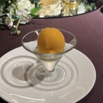 東京ステーションホテル ウエディング - Repos  国産相械のソルベと若のコンポートジュレ