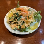 鉄板焼 一鐡 グランデール - サラダ　クミン風味のクリーミードレッシングがウマイ