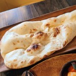 スパイス研究所MAD CHEFs - ナン