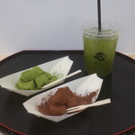とろり天使のわらびもち - 料理写真:食べ比べセット(抹茶・チョコ)