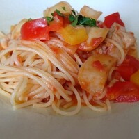 グラナータ TBS店 - 大山鳥とトマトソースのパスタ