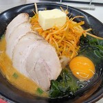 くるまやラーメン - 料理写真:ネギスタミナラーメン+チャーシュー3枚