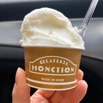 Gelateria Monction - ミルクとキャラメルのダブル