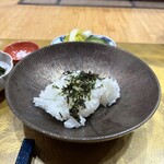 Rakumiden - Freshly Cooked Rice Topped with Seaweed and Salt