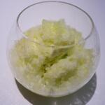 レミニセンス - メロンを果肉とシャーベットとアイスとゼリーで色々仕込んで。ものすごくメロンの香りに包まれます！