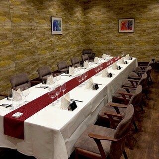 最大20名1テーブルでご案内可能