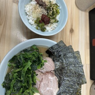 横浜ラーメン 花笠家_1