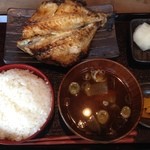 越後屋亀丸 - つぼ鯛一尾定食