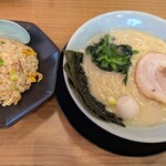町田商店 - 料理写真:チャーハンセット