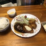 グリル　冨二三亭 - 