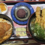 資さんうどん - 料理写真: