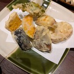 炭味旬菜 収穫 - 野菜の天ぷら盛り