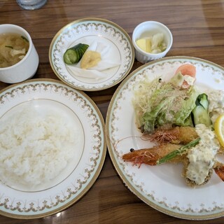 オーク・ヴィレッジ_0