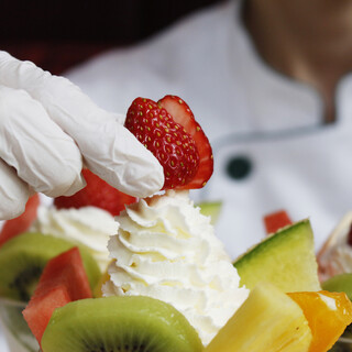 国内外から厳選のフルーツを匠の技で美味しさを引き出しご提供