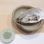 鮨 心白 - 生牡蠣（東松島）と、自家製の白ポン酢（2014.12.15）