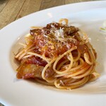 リトルネスト - 自家製パンチェッタのアマトリチャーナ