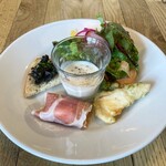 リトルネスト - サラダ仕立ての前菜
