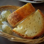 イル・プルチネッラ - 自家製パン