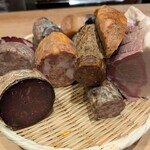 霜止出苗 - ハム（牛、豚、羊、ヒグマ、クジラ）