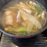 うどん家　一 - 肉汁はお肉やネギにお揚げが入ってます