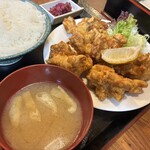 食堂 なすの屋 - 唐揚げは今にもコケコッコーと泣きそうなぐらい新鮮で美味しい