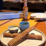 LAS DOS CARAS MODERN MEXICANO Y TACOS - 