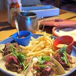 LAS DOS CARAS MODERN MEXICANO Y TACOS - 