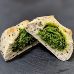 かめぱん - めかぶの黒ごまフランス