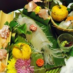 活烏賊と地魚の盛り合せ
          