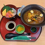 334952608 - 海鮮丼＋豊橋カレーうどん 1,880円（税込）。