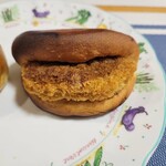 渡邊ベーカリー - 料理写真:箱根山のコロッケぱん（396円）