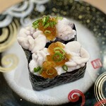 回転寿し トリトン - 料理写真:道東産の真だち軍艦（583円）