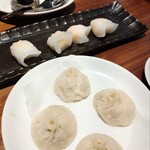 チィナ - 海老蒸し餃子、小籠包