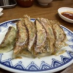 餃子と大衆中華 まるい飯店 - 